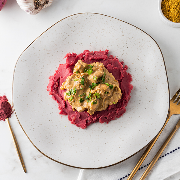 Frango ao Curry com Purê de Batata Doce e Beterraba